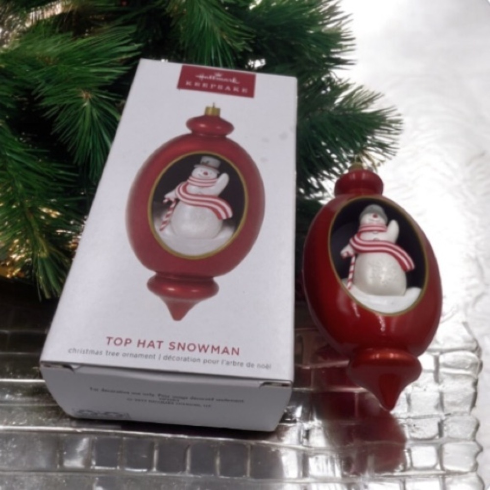 2022 Hallmark TOP HAT SNOWMAN ornament
